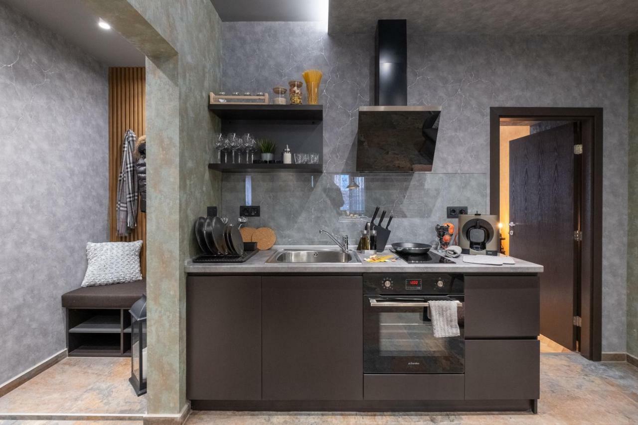 Apartemen Dream - Designer Two Bedroom Two Bathroom On Hristo Botev