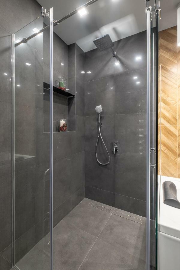 Apartemen Dream - Designer Two Bedroom Two Bathroom On Hristo Botev